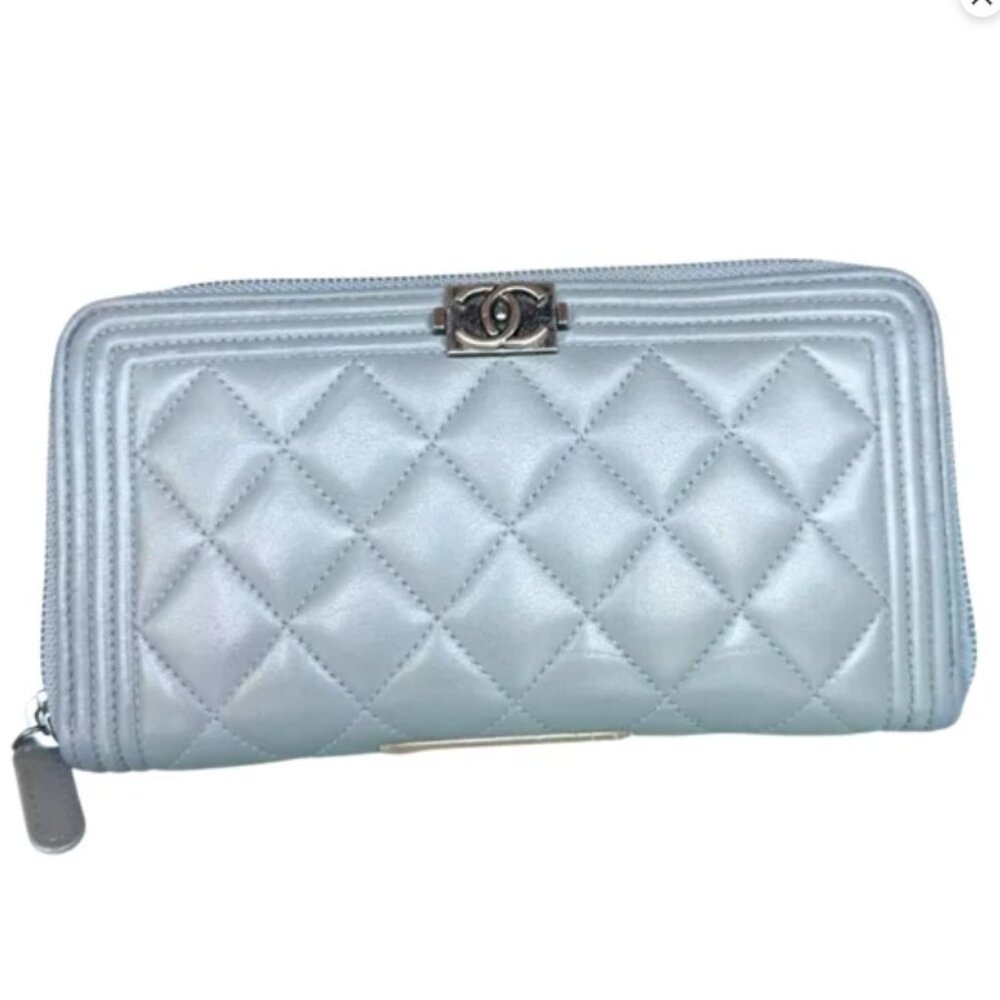 CHANEL Boy lamb skin Gray Authentic Zip Around Wallet